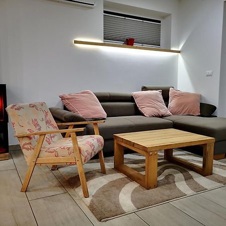 Pr'Fik Apartments Kranj Extérieur photo