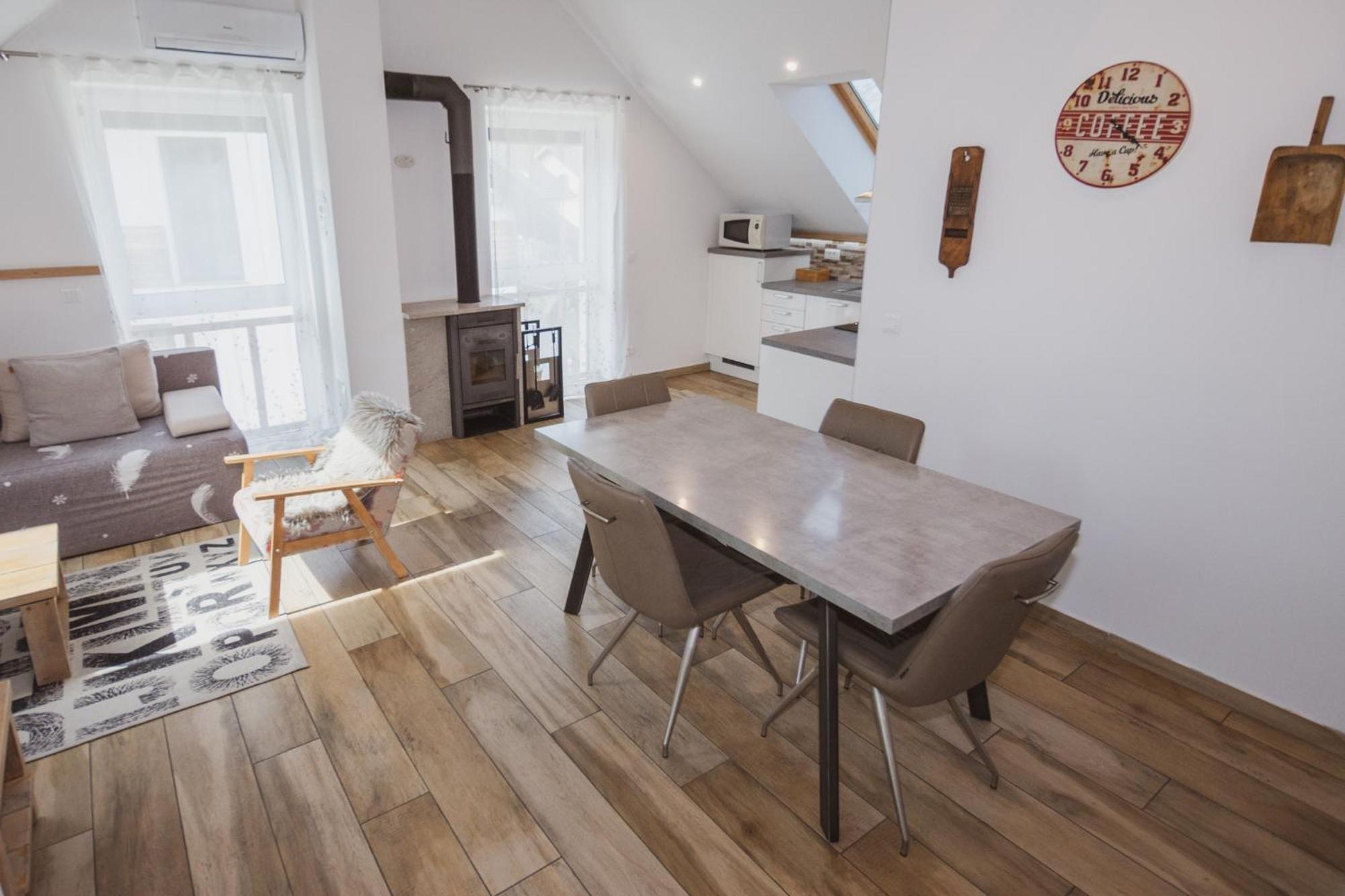 Pr'Fik Apartments Kranj Chambre photo