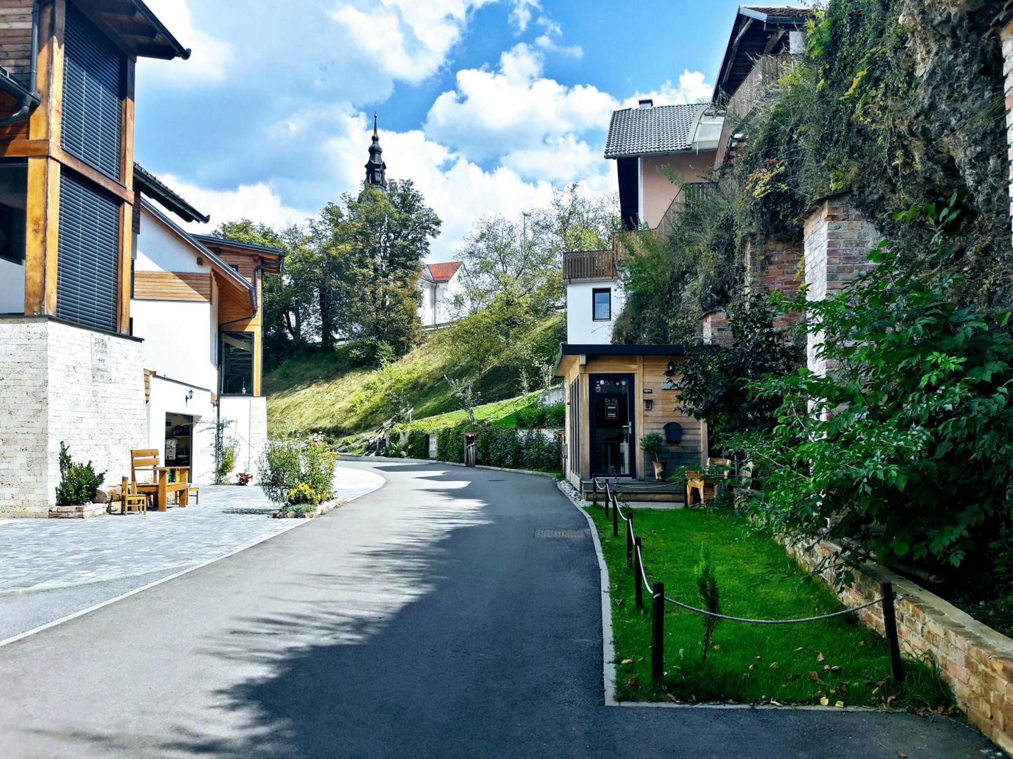 Pr'Fik Apartments Kranj Extérieur photo